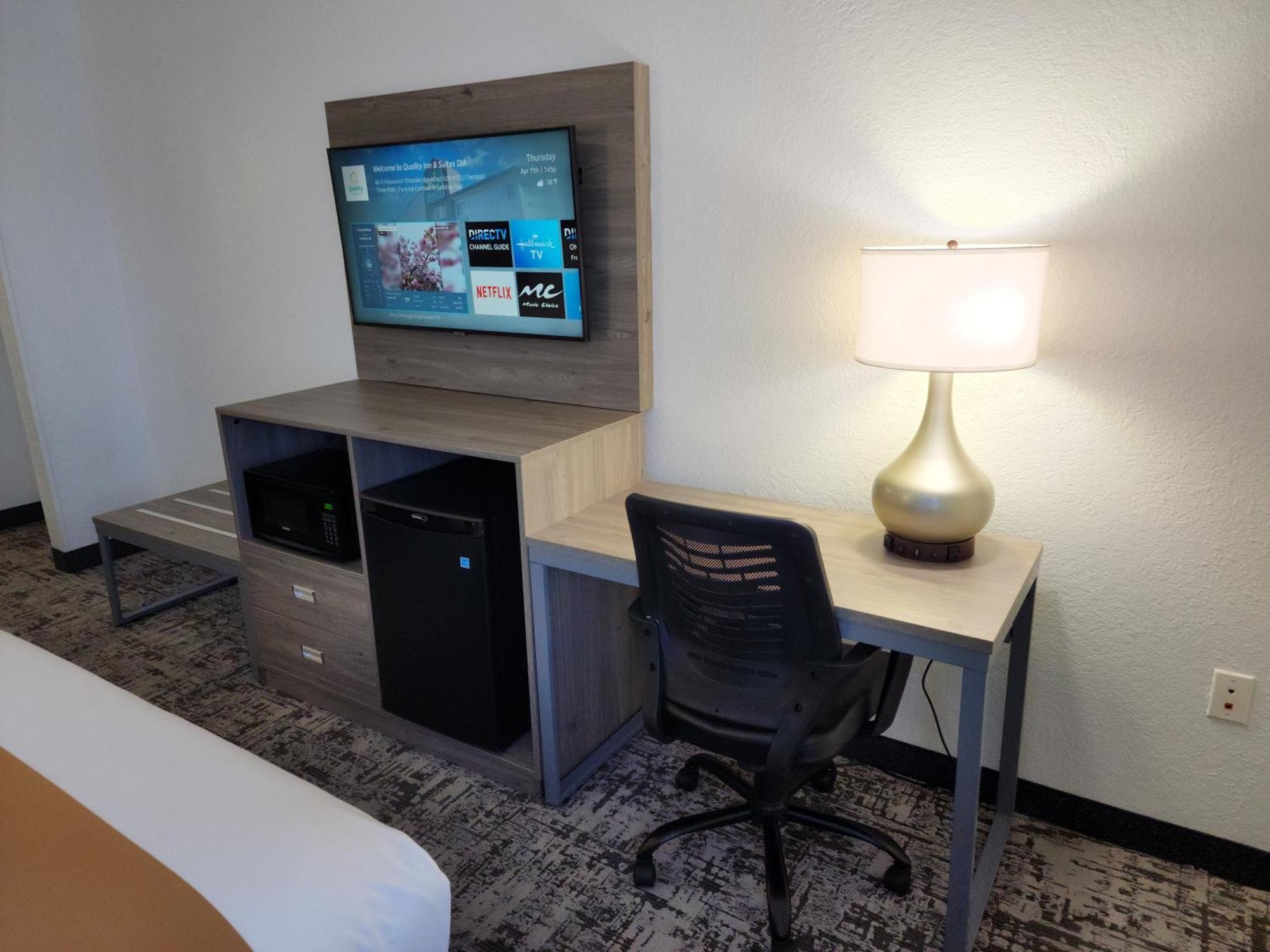 Quality Inn & Suites Denver International Airport Ngoại thất bức ảnh