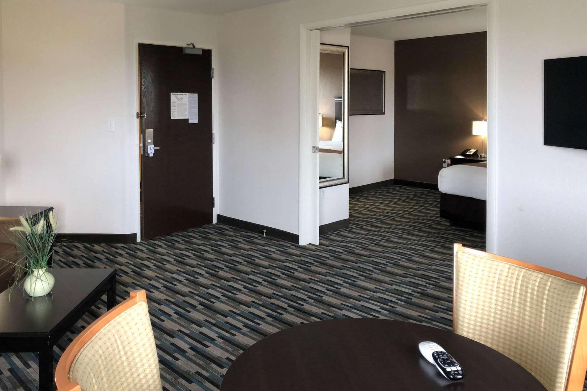 Quality Inn & Suites Denver International Airport Ngoại thất bức ảnh