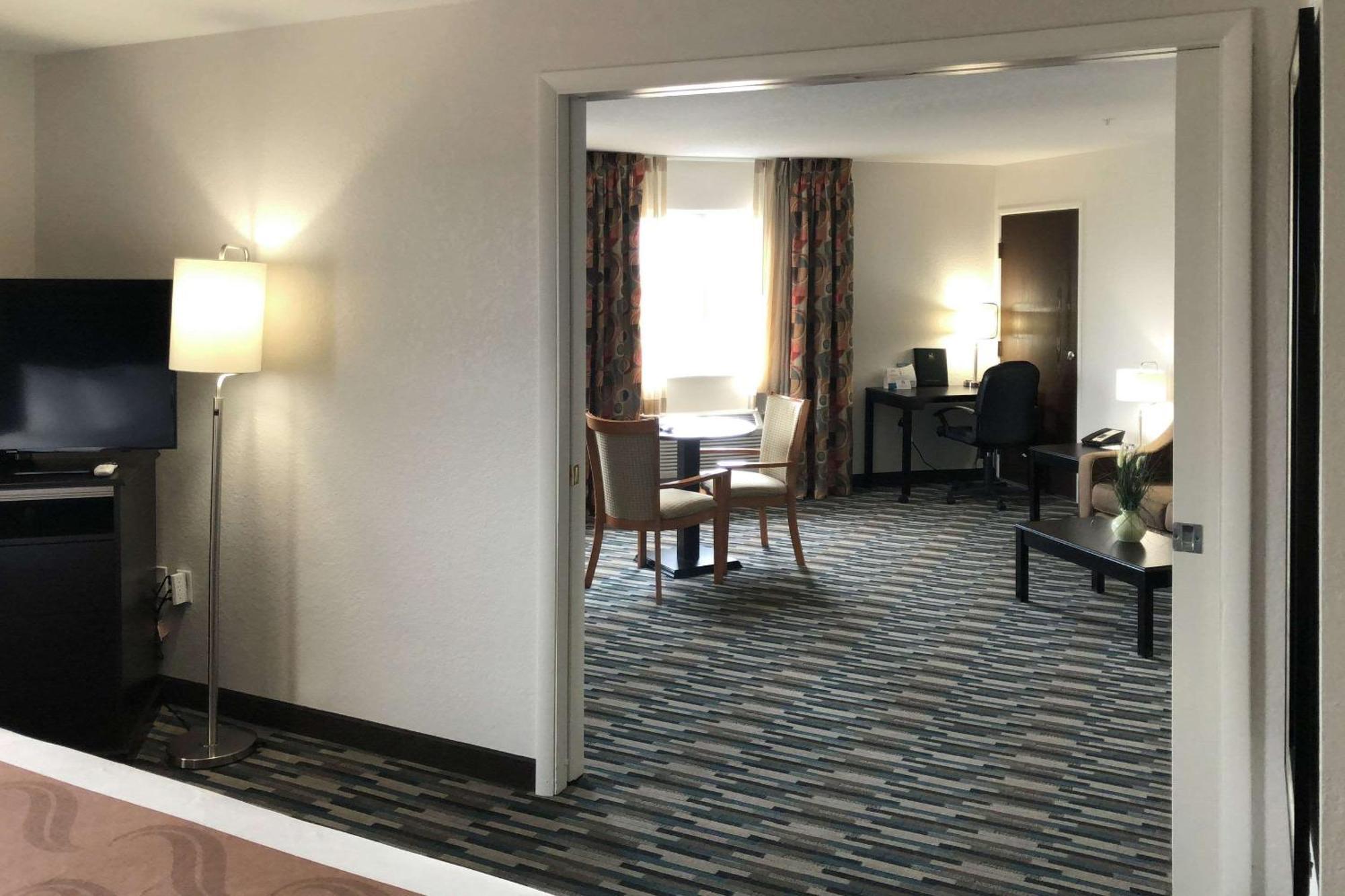 Quality Inn & Suites Denver International Airport Ngoại thất bức ảnh
