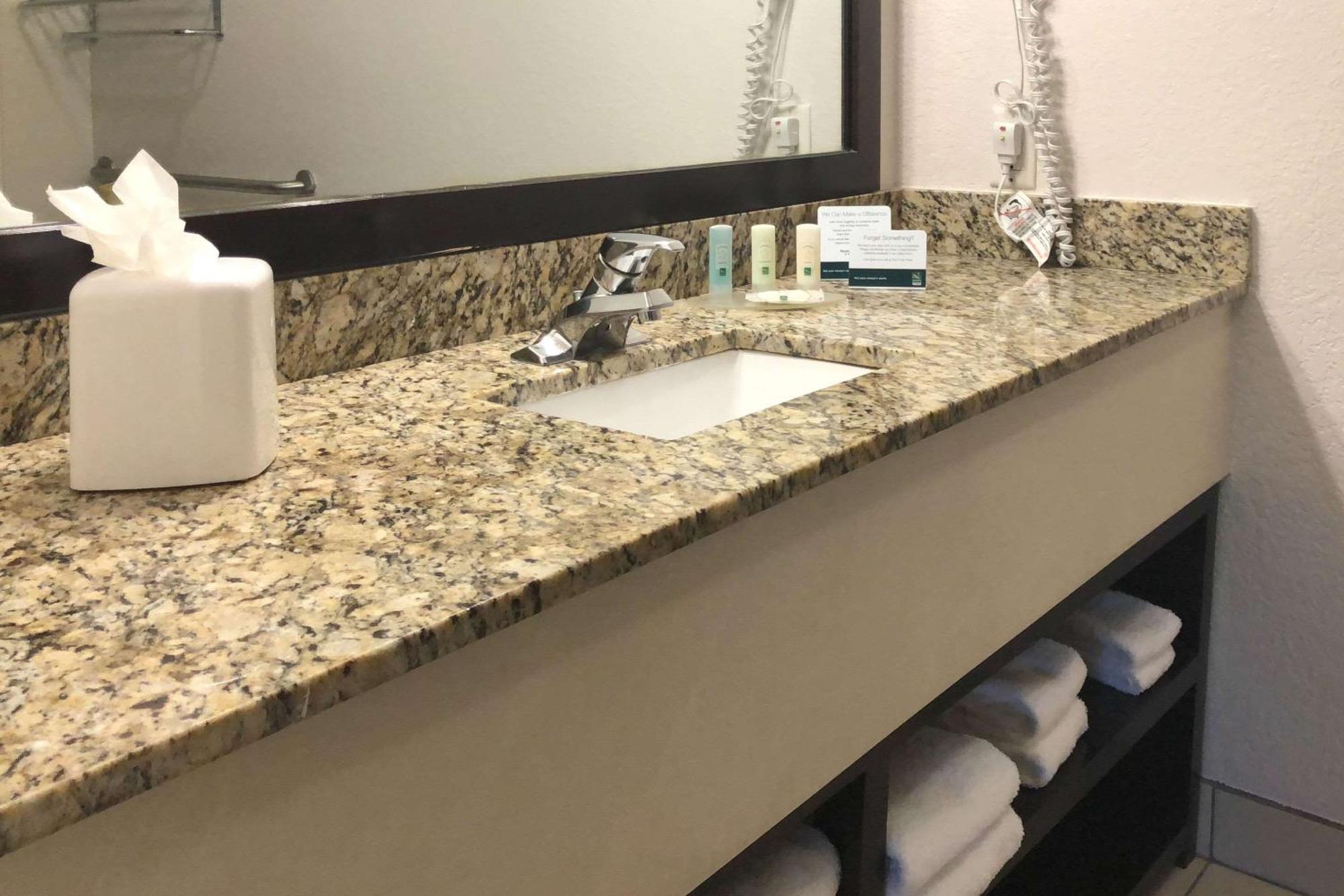 Quality Inn & Suites Denver International Airport Ngoại thất bức ảnh