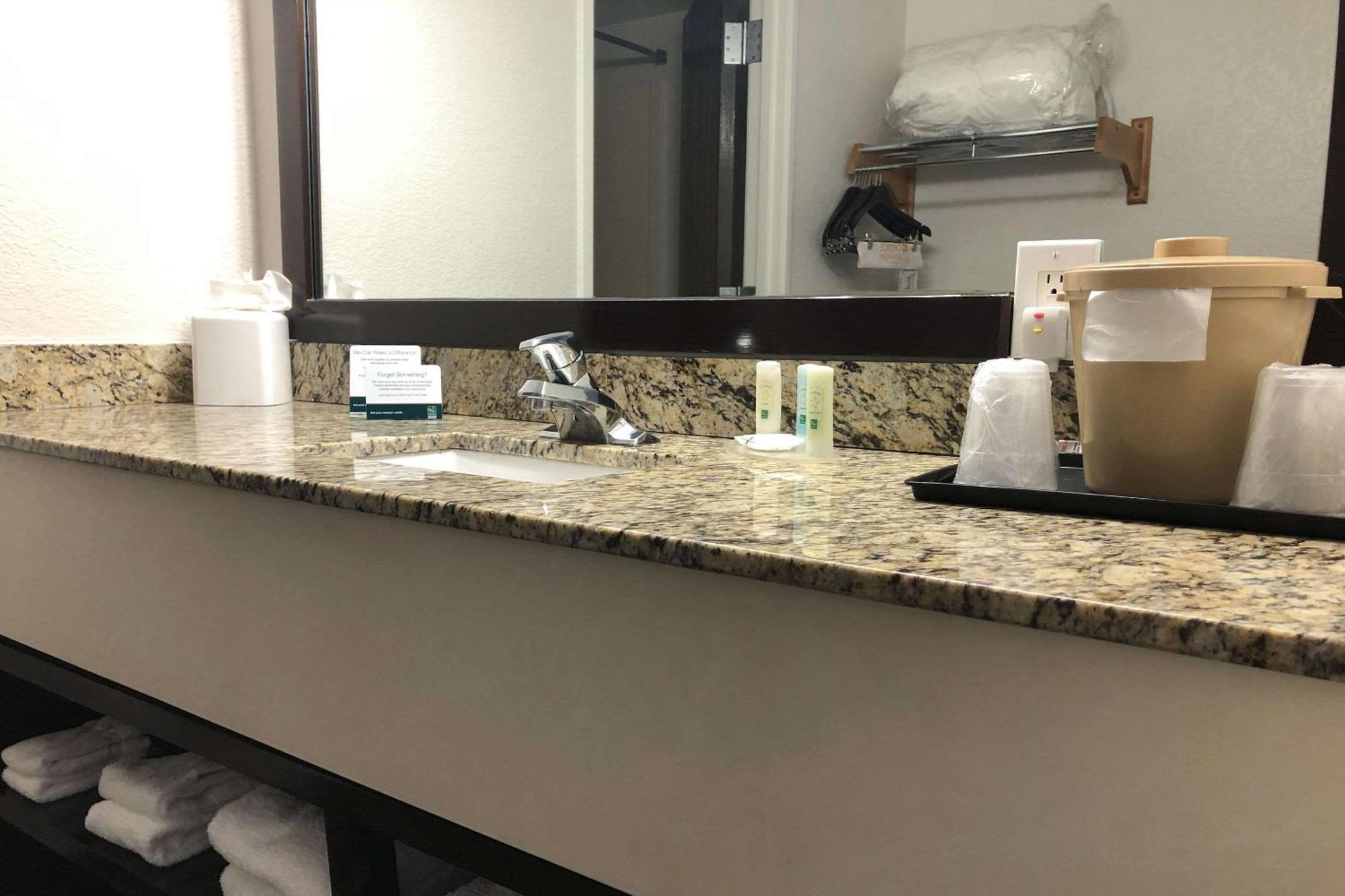 Quality Inn & Suites Denver International Airport Ngoại thất bức ảnh